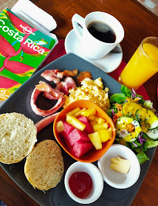 Desayuno Completo at Aroma Coffee Bar