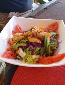 Ensalada tropical con aguacate